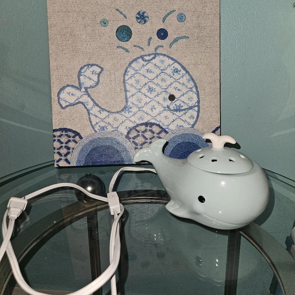 Scentsy whale warmer
